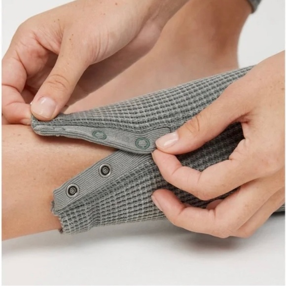 Aerie OFFLINE Main Squueze High Waisted Waffle Legging Size Medium - Picture 3 of 4